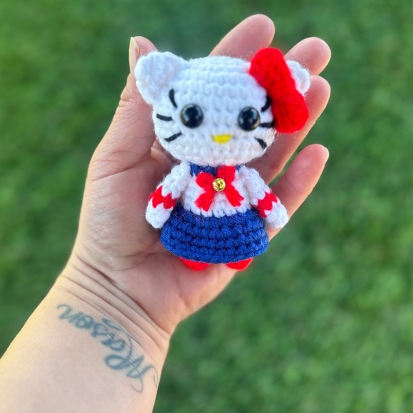 Hello Kitty - Picture 3 of 3